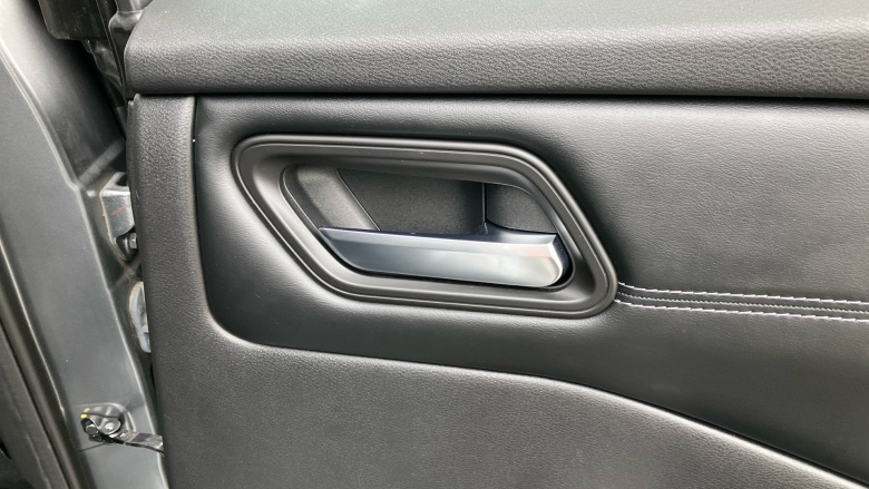 Nissan Qashqai 1.3 DiG-T MH N-Connecta 5dr Petrol Hatchback